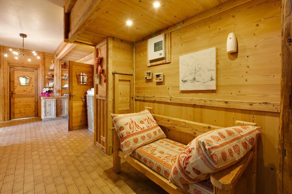 Logis Le Pont De Champ Hotel Beaucroissant Buitenkant foto
