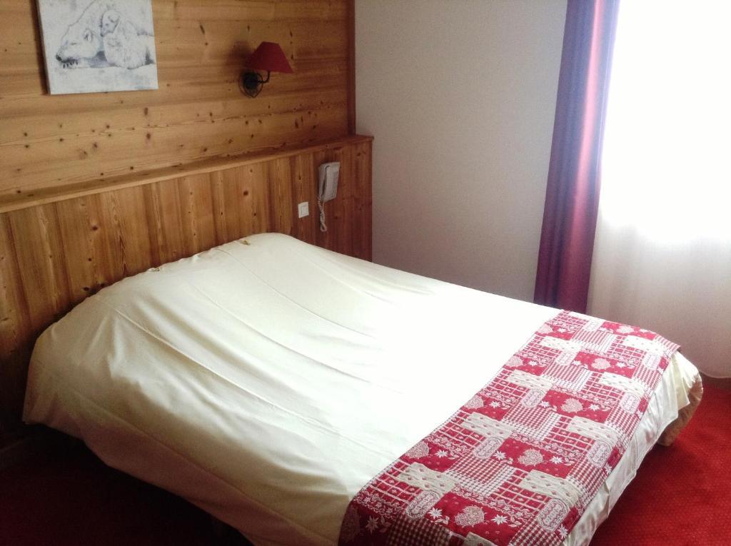Logis Le Pont De Champ Hotel Beaucroissant Kamer foto
